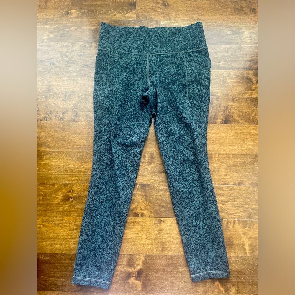 Athleta Salutation Stash Pocket II 7/8 Tight LT